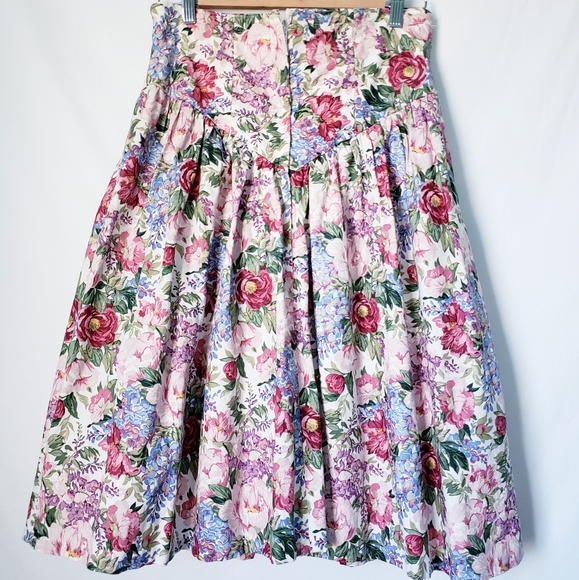 Vintage high waisted flared skirt - Picture 2 of 5